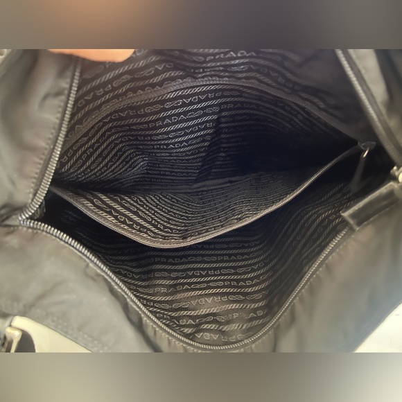 PRADA Pre-loved Flat Messenger Crossbody Bag (Authentic) - Picture 10 of 16